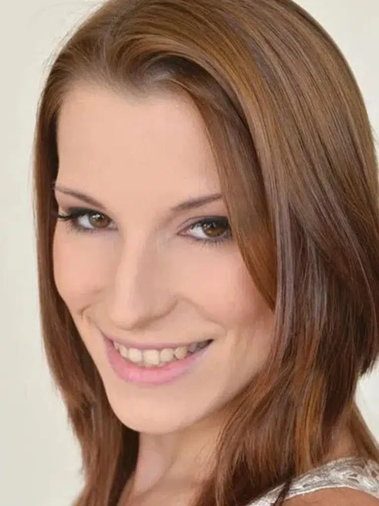Victoria Daniels Biography: Wiki, Age, Career, Height, Weight, Boyfriend, Net Worth & More